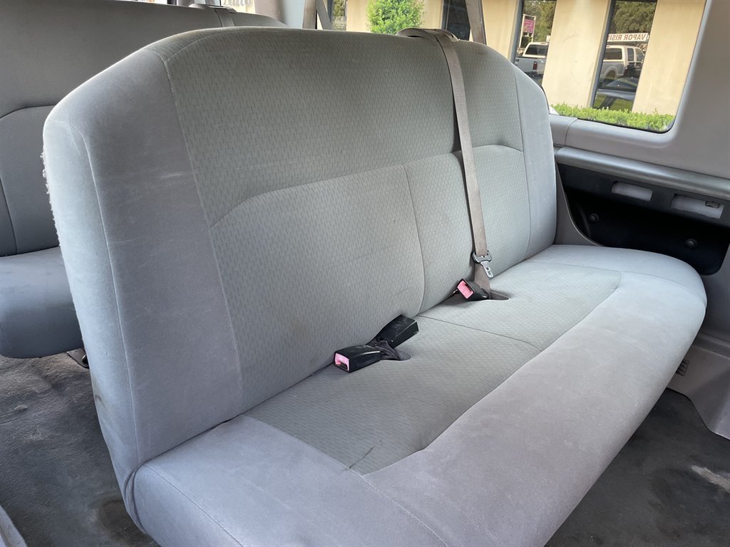 Used 2009 Ford E-350 and Econoline 350 XLT RWD image 27