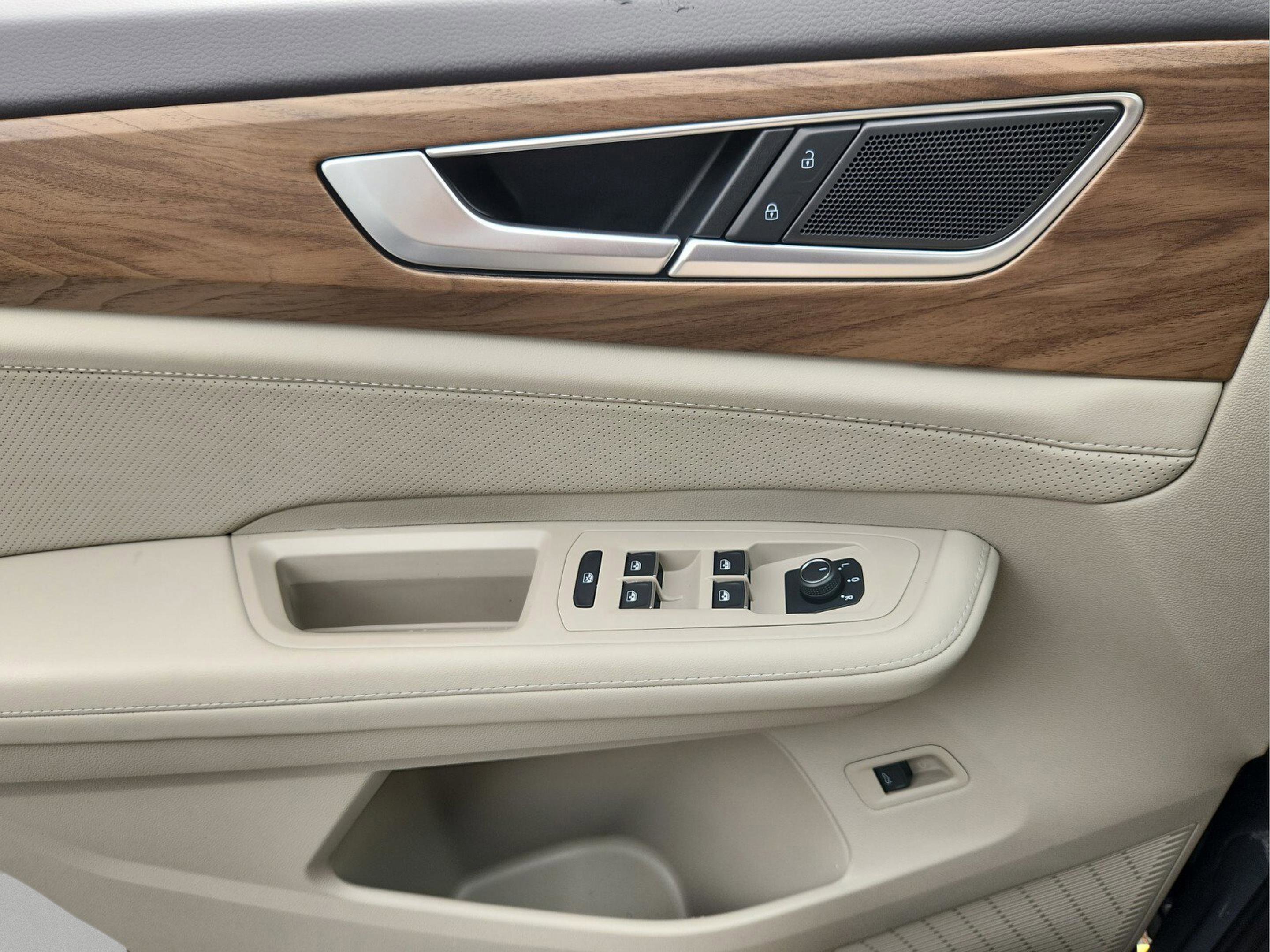 New 2026 Volkswagen Atlas SE image 25
