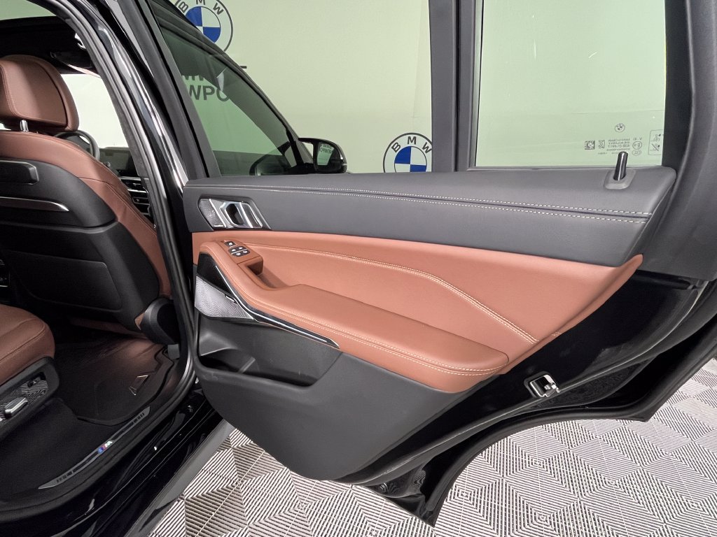Certified 2027 BMW X7 M60i AWD/4WD image 28