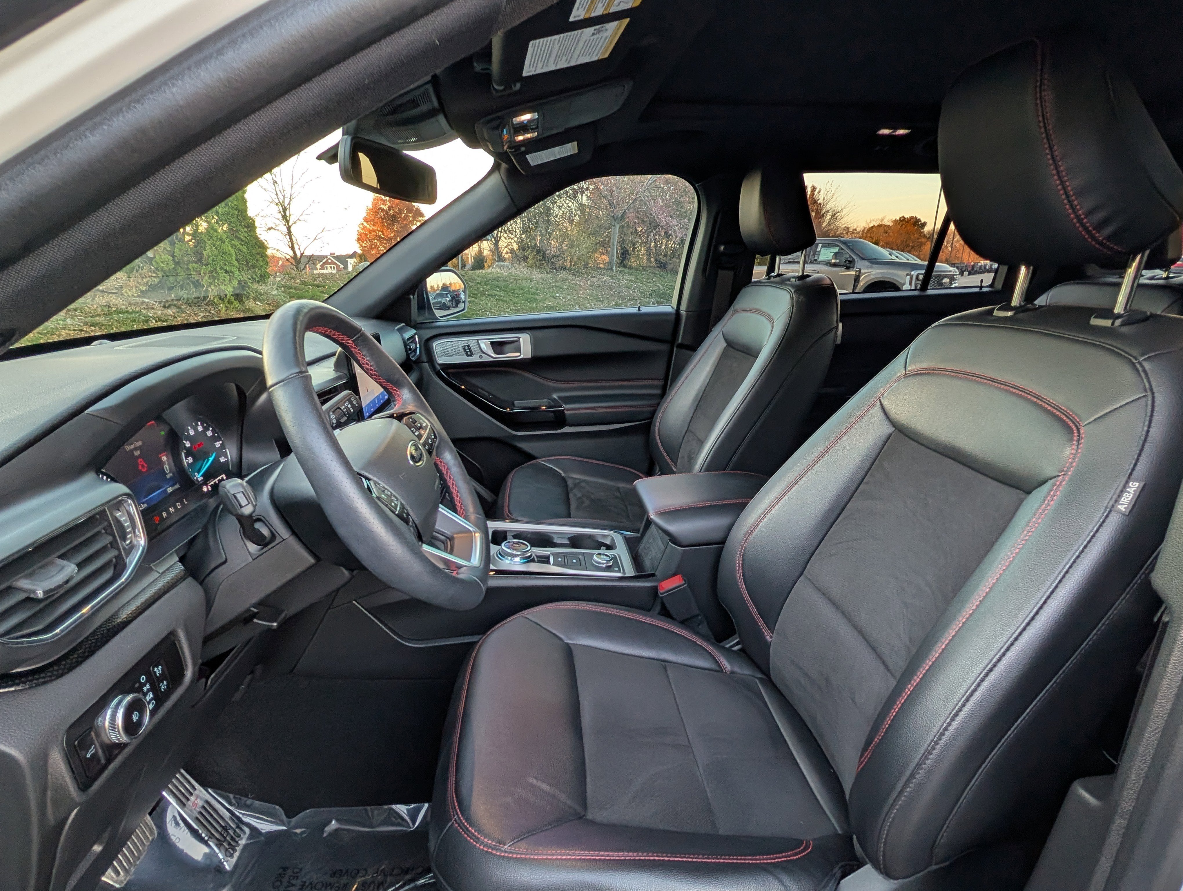 Used 2023 Ford Explorer ST-Line image 10