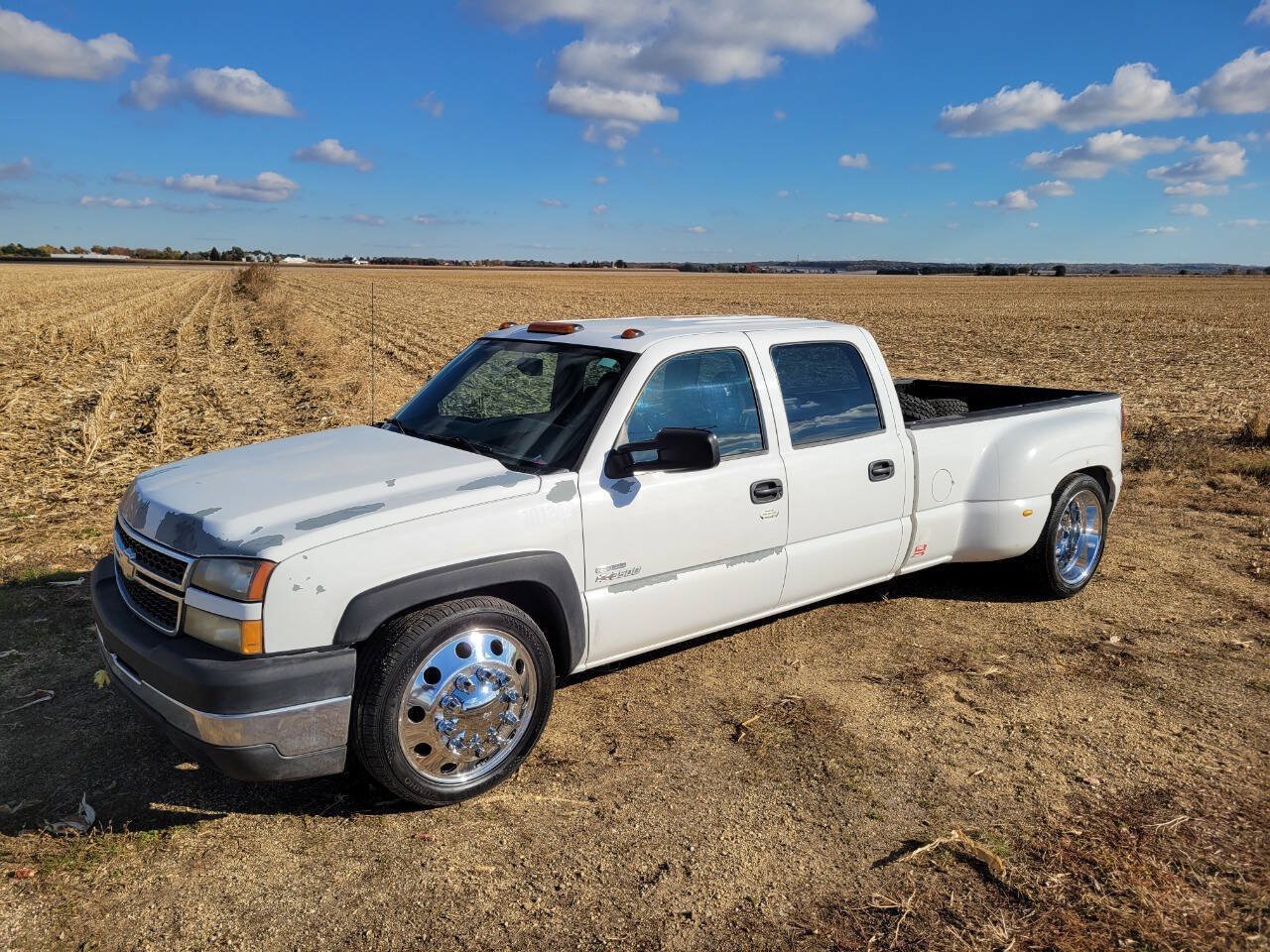 Used 2007 Chevrolet Silverado 3500 2WD Crew Cab w/ Heavy-Duty Power Package image 24