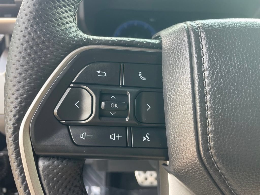 Used 2025 Toyota Tacoma TRD Sport w/ TRD Sport Upgrade Package AWD/4WD image 29