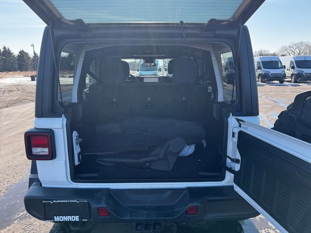 Used 2025 Jeep Wrangler Willys image 17