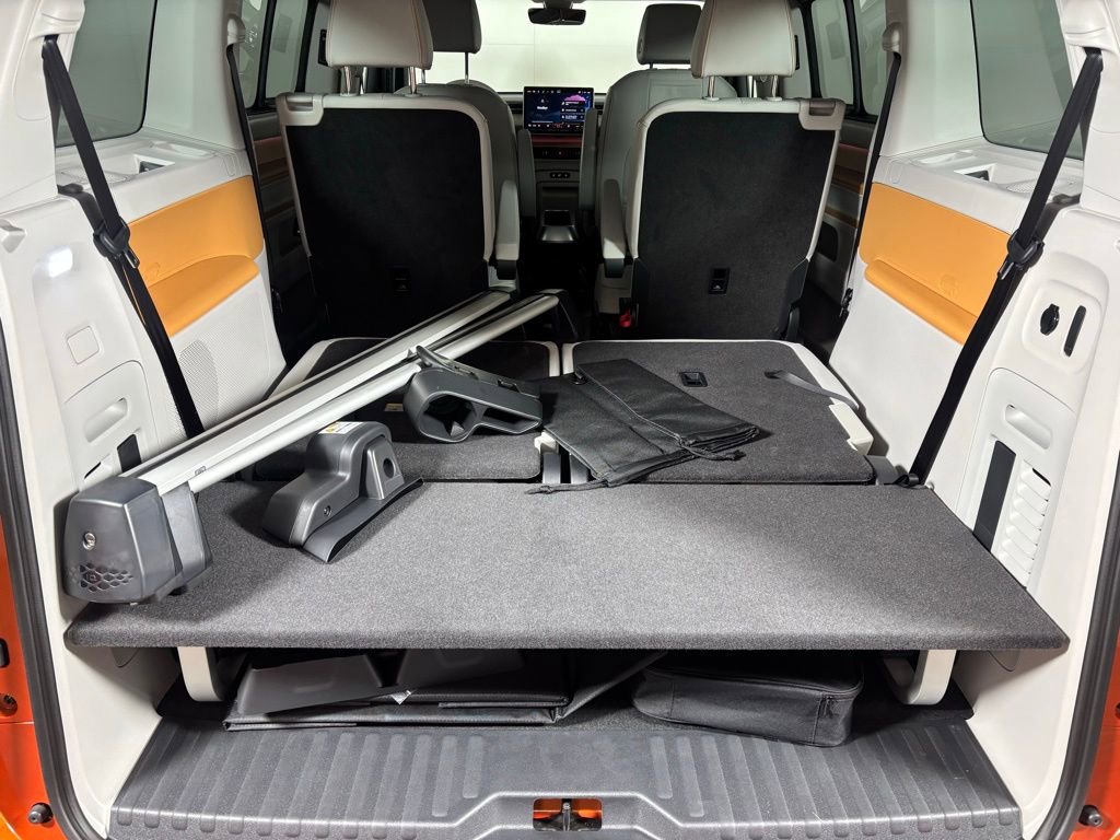 New 2025 Volkswagen ID. Buzz 1st Edition image 13