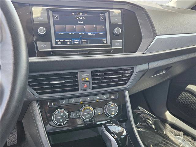Used 2024 Volkswagen Jetta SE FWD image 14