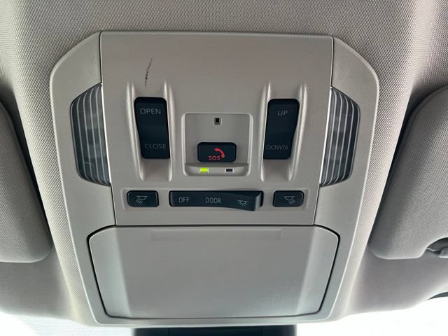 Used 2025 Toyota Highlander XLE FWD image 27
