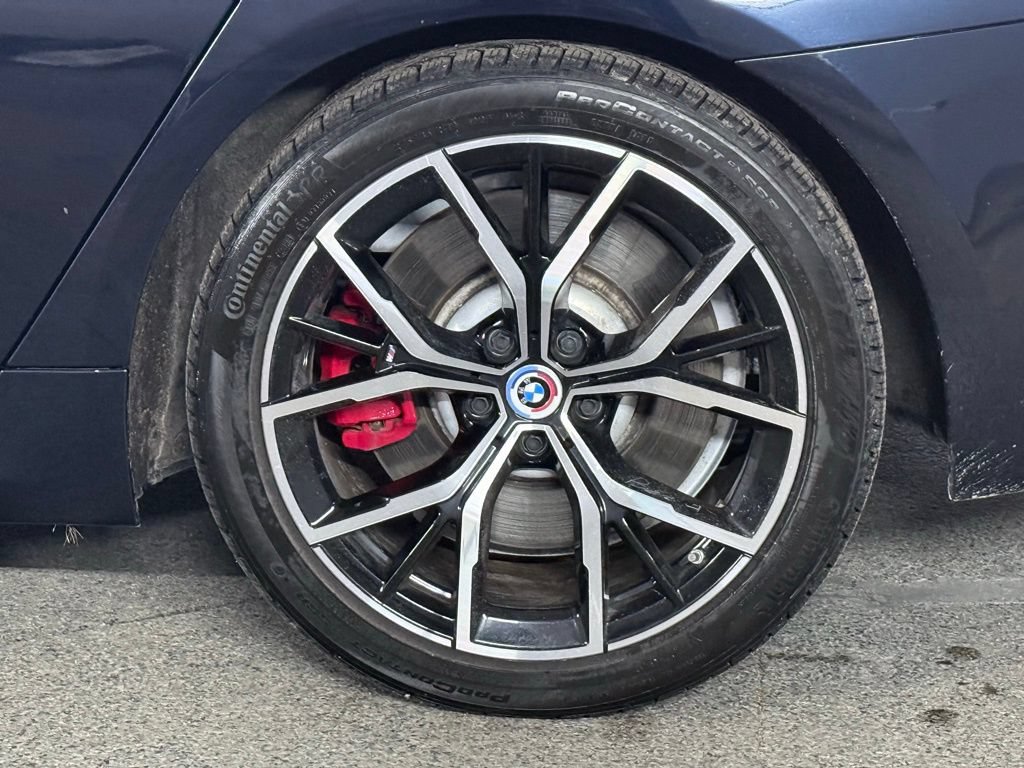 Used 2022 BMW M550i xDrive w/ Dynamic Handling Package AWD/4WD image 13