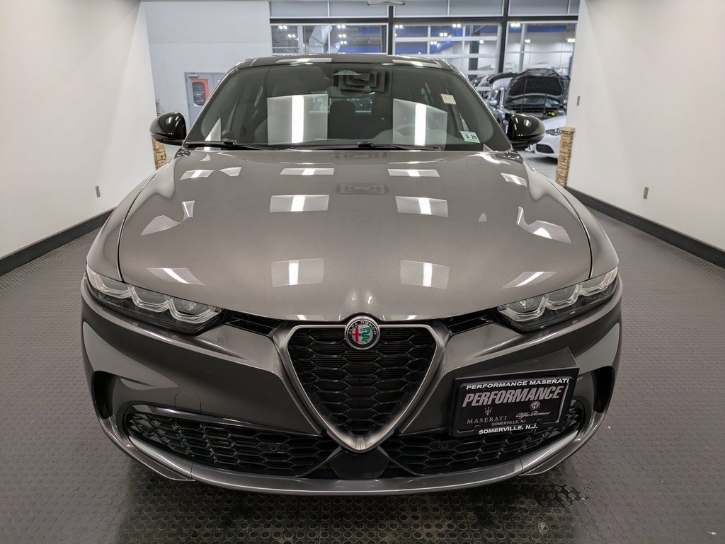 Used 2024 Alfa Romeo Tonale Ti w/ Premium Interior Package image 2