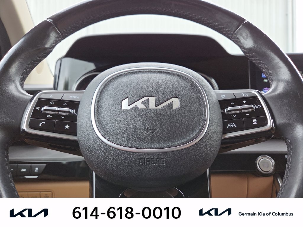 Used 2022 Kia Carnival EX FWD image 21