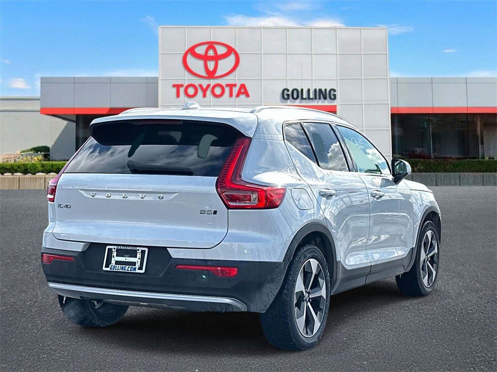 Used 2025 Volvo XC40 B5 Plus image 5