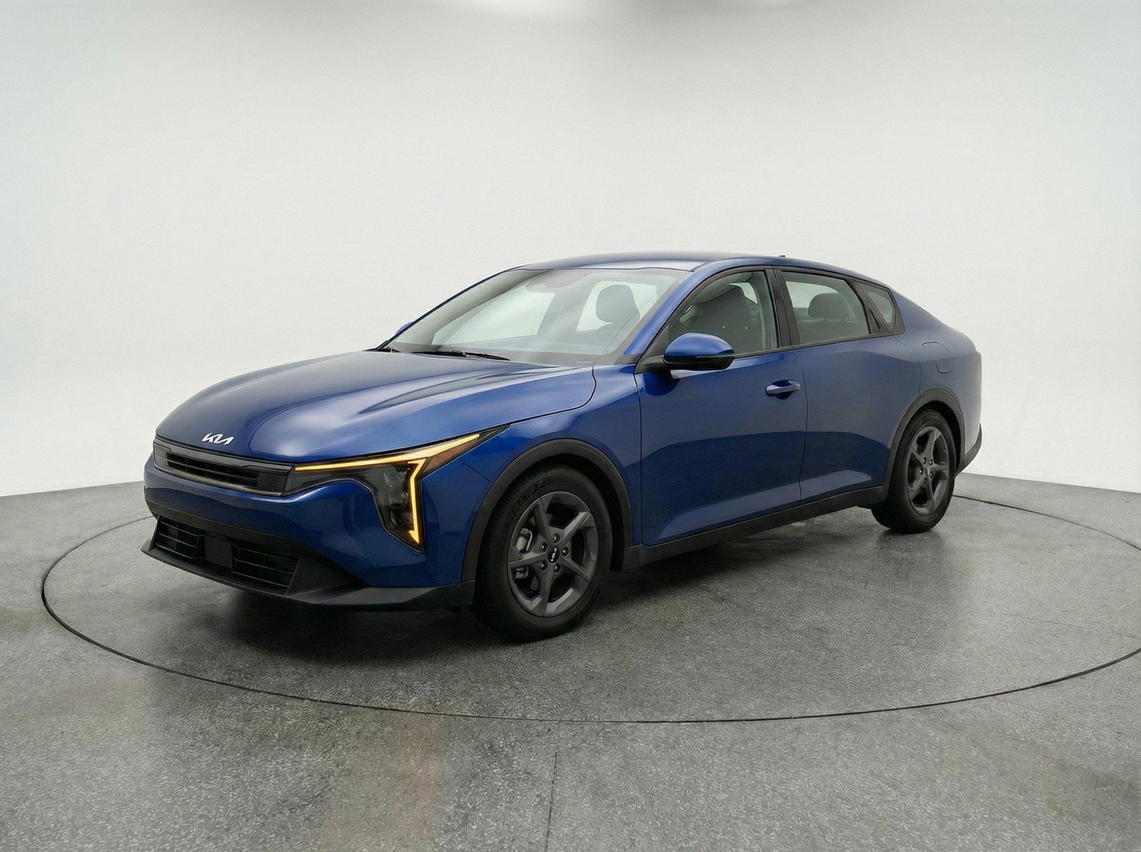 Used 2025 Kia K4 LXS image 3