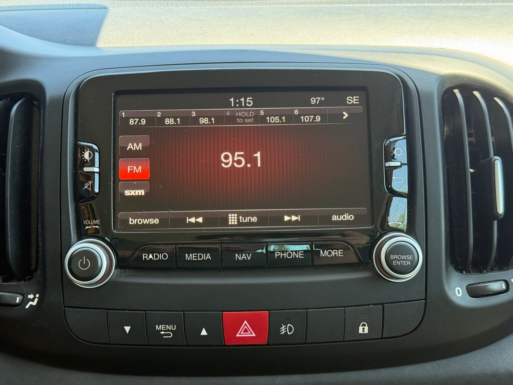 Used 2017 FIAT 500L Trekking w/ Urbana Appearance Package FWD image 13