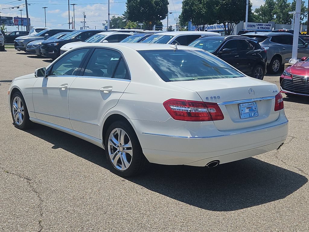 Used 2010 Mercedes-Benz E 350 4MATIC Sedan image 3