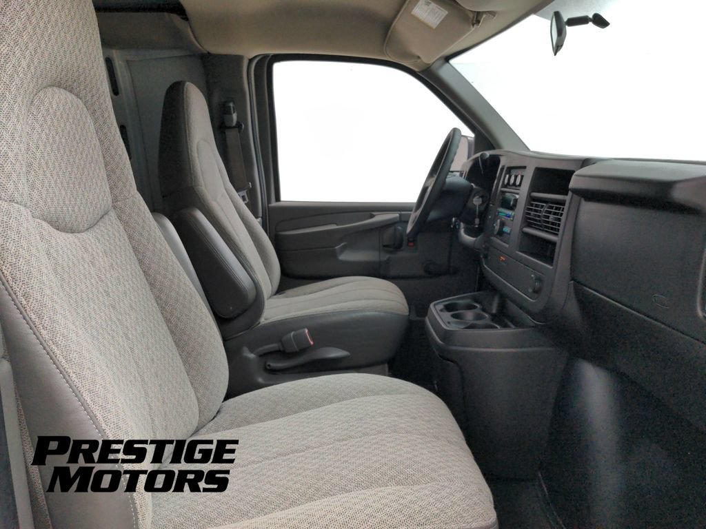 Used 2008 Chevrolet Express 1500 RWD image 22