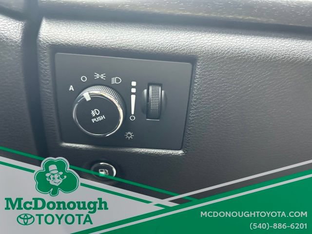 Used 2017 Jeep Grand Cherokee Altitude RWD image 16
