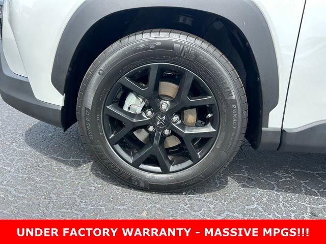 Used 2025 Toyota Corolla Cross LE FWD image 9