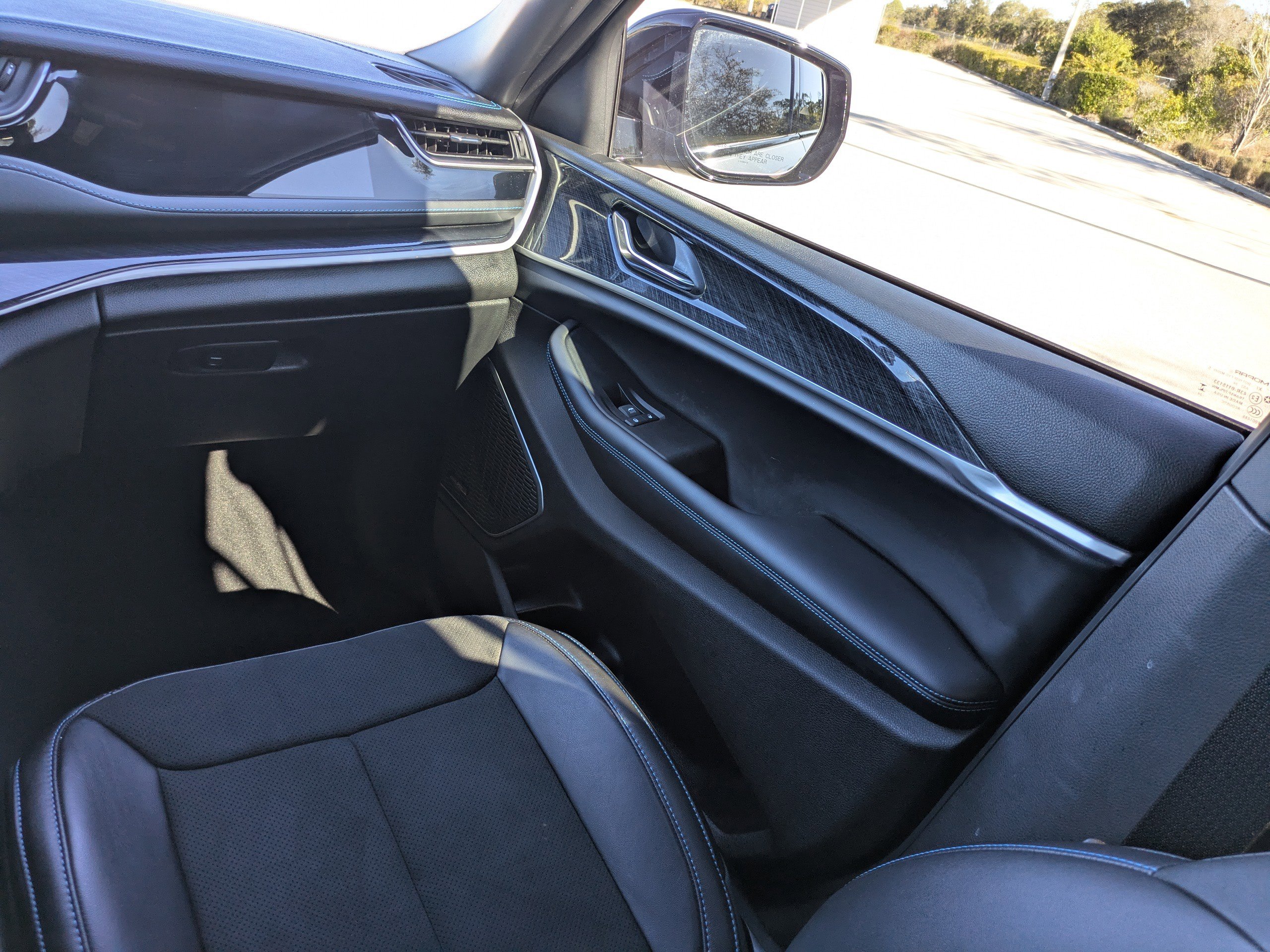 Used 2024 Jeep Grand Cherokee Trailhawk w/ Advanced Protech Group II image 23