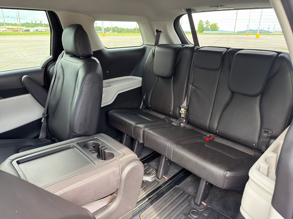 Used 2024 Kia Carnival LX FWD image 23