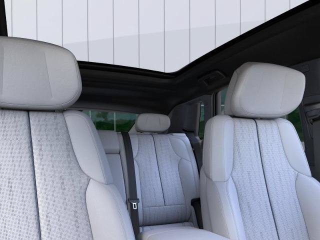 New 2027 Cadillac Lyriq Luxury w/ LPO, Floor Liner Package AWD/4WD image 24