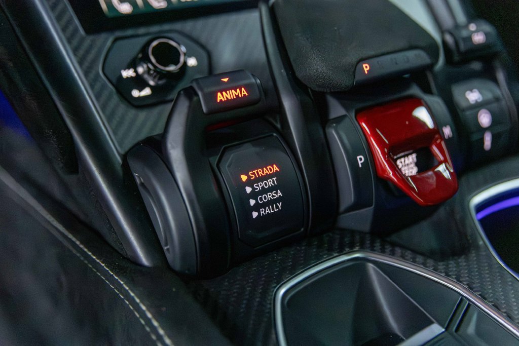 Used 2023 Lamborghini Urus Performante AWD/4WD image 43