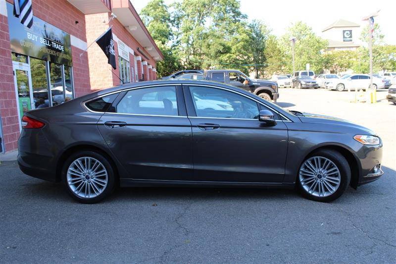 Used 2016 Ford Fusion SE w/ Equipment Group 202A FWD image 6