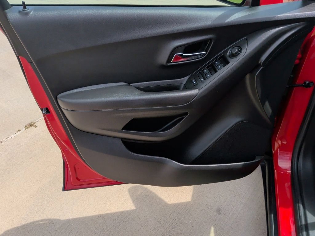 Used 2020 Chevrolet Trax LT FWD image 10
