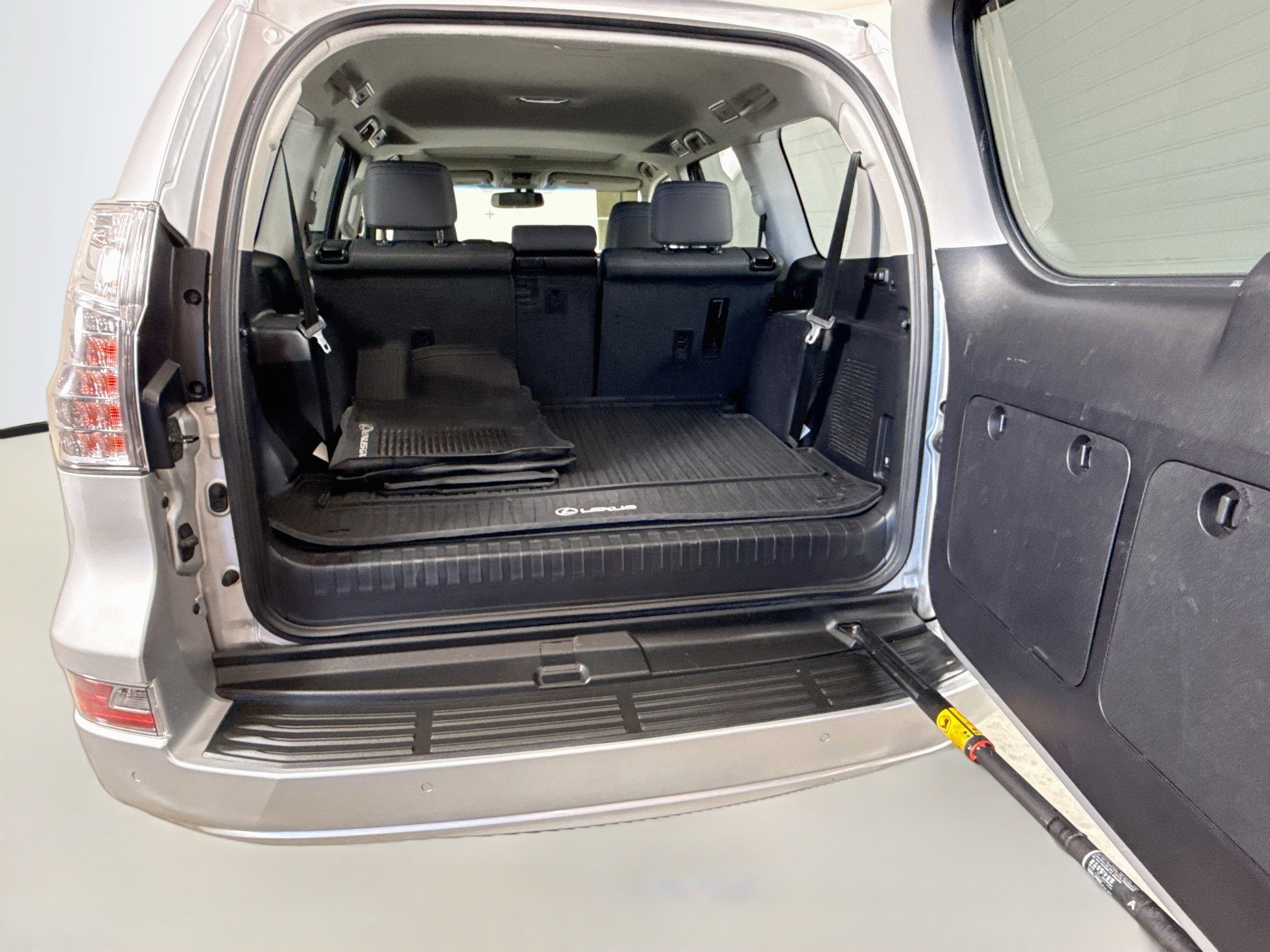 Used 2019 Lexus GX 460 Premium AWD/4WD image 25