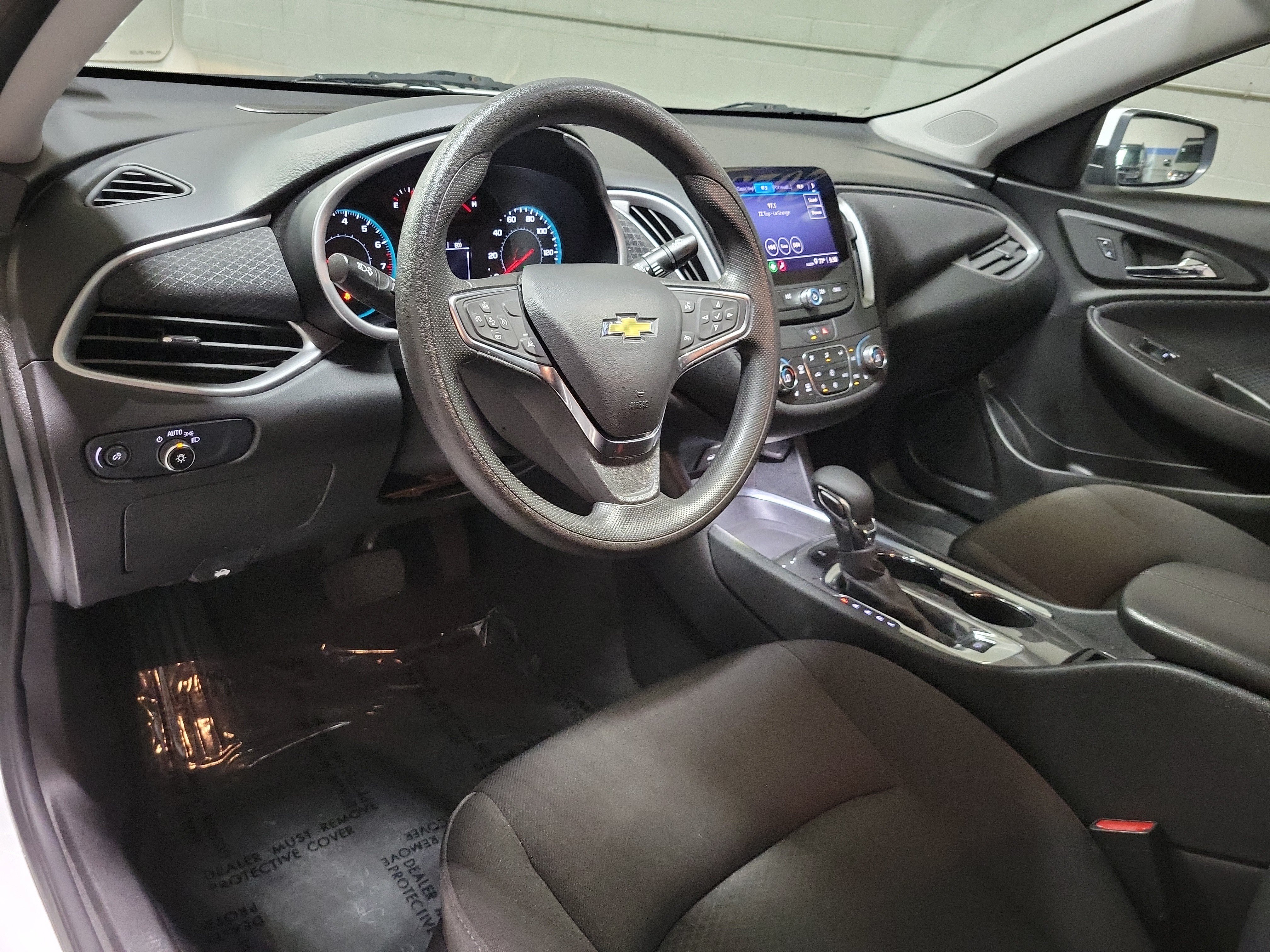 Used 2025 Chevrolet Malibu LT FWD image 10