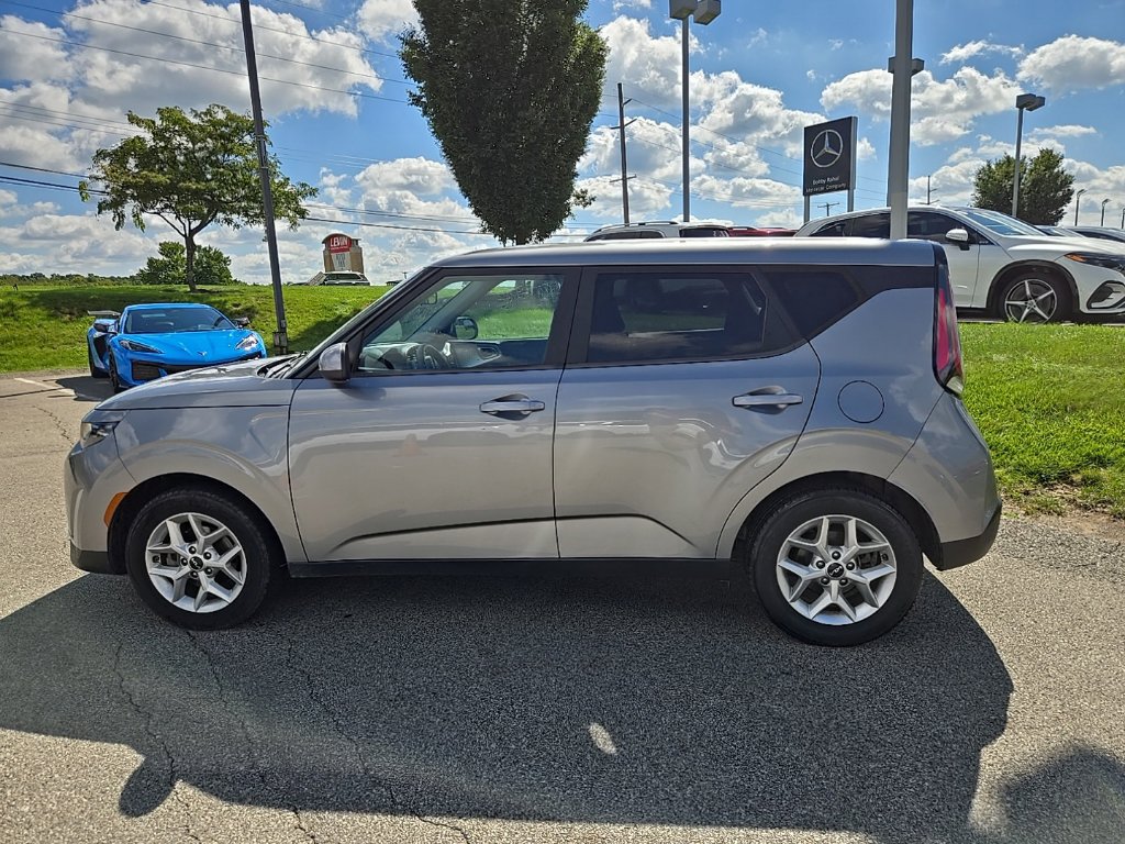 Certified 2024 Kia Soul LX w/ Option Group 015 FWD image 9