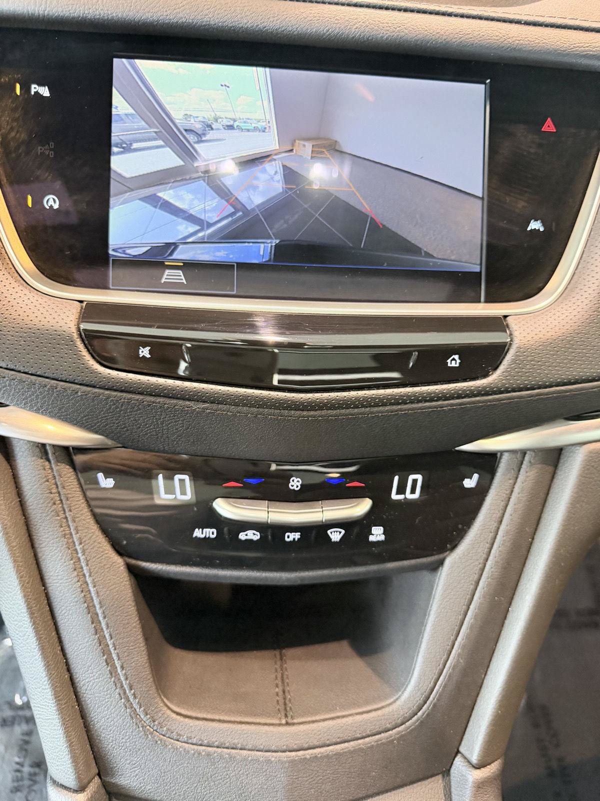 Used 2024 Cadillac XT6 Luxury w/ LPO, Floor Liner Package AWD/4WD image 48