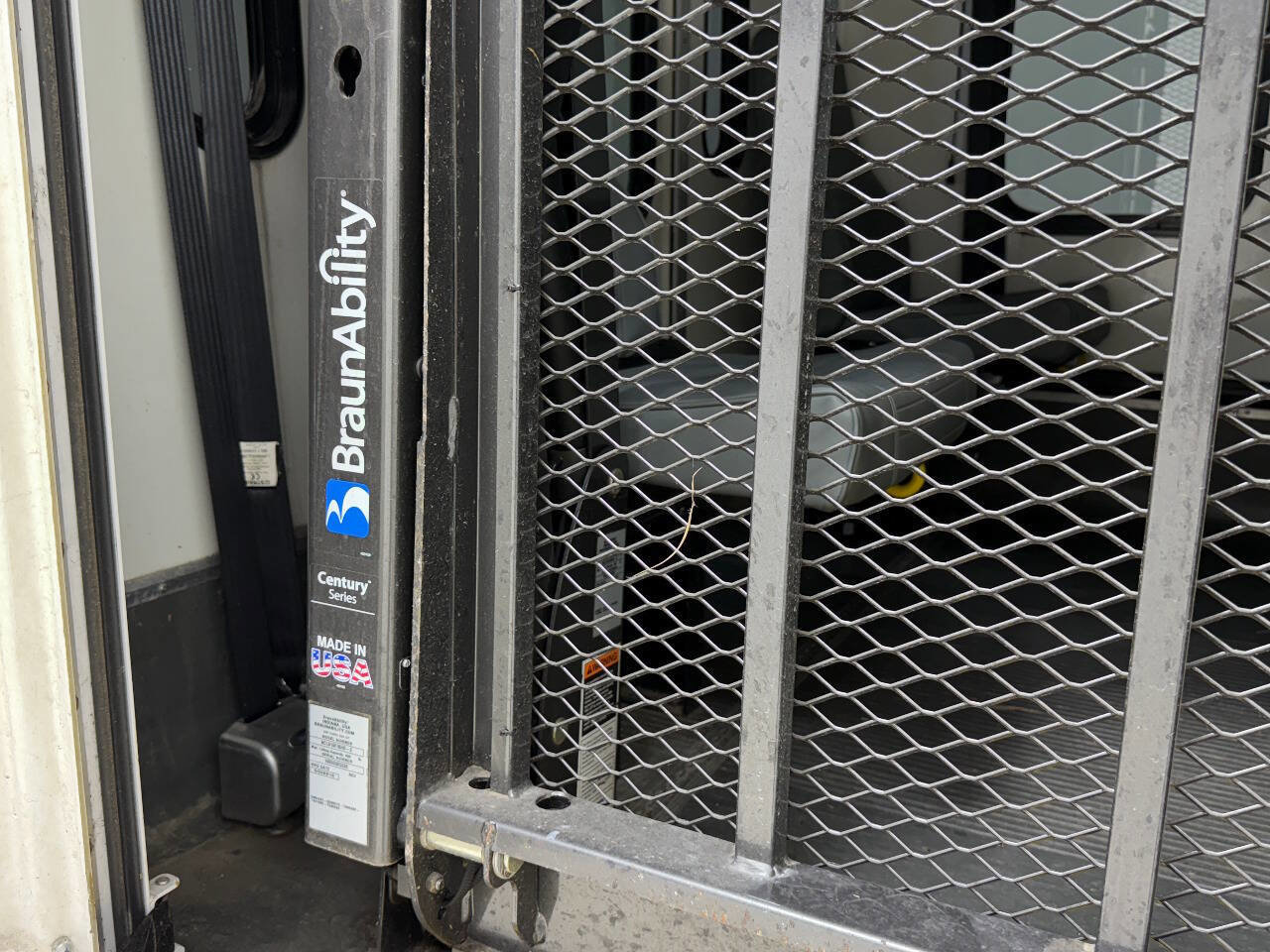 Used 2016 Ford E-350 and Econoline 350 Super Duty w/ Shuttle Bus Prep Package image 77