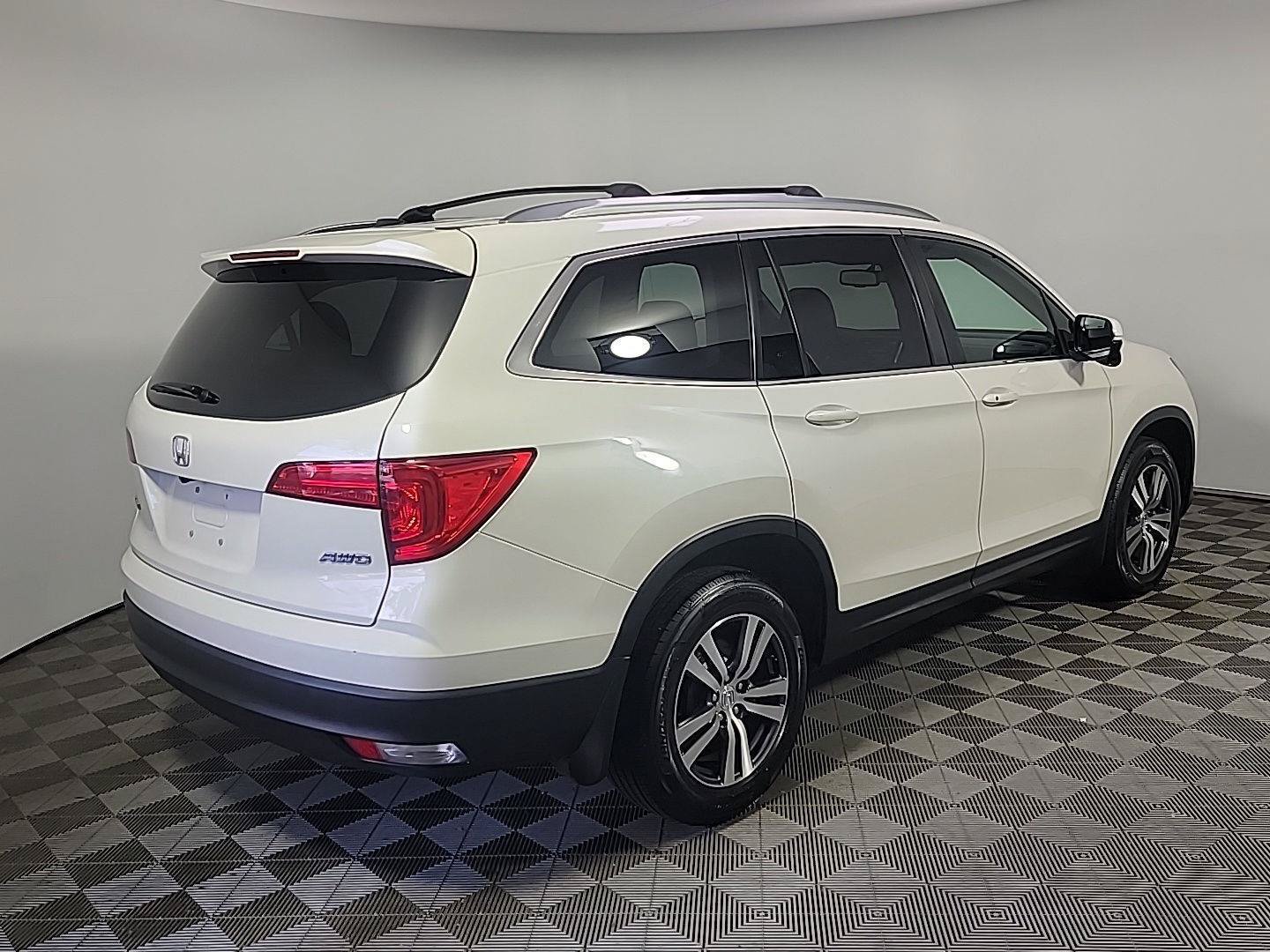 Certified 2018 Honda Pilot EX-L image 4