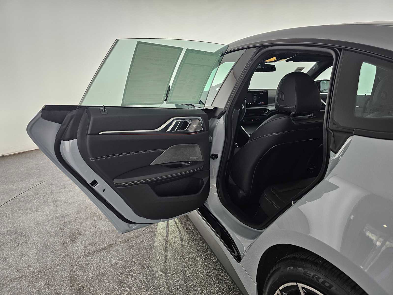 Used 2025 BMW 430i xDrive w/ M Sport Package image 15