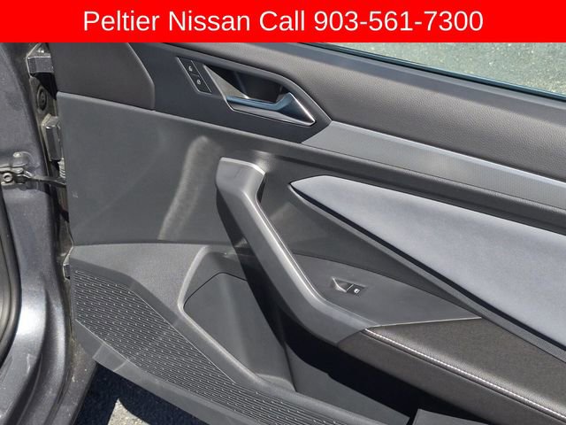 Used 2025 Volkswagen Jetta SE image 13