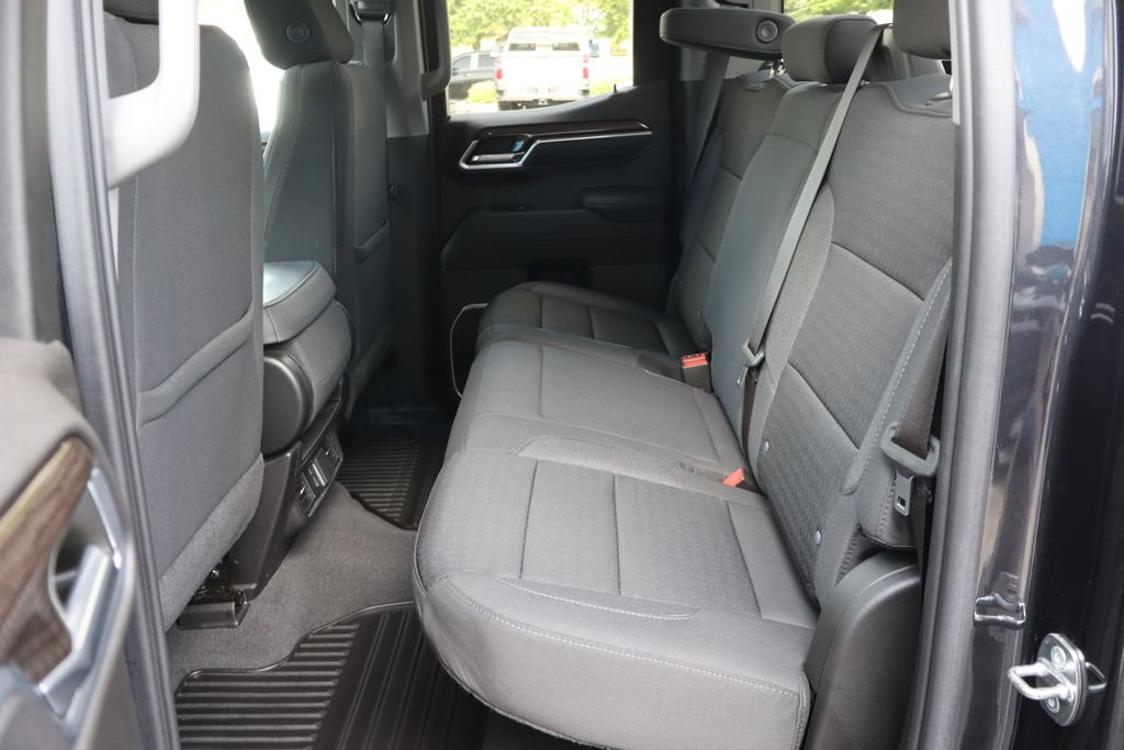 Used 2023 Chevrolet Silverado 1500 RST AWD/4WD image 17