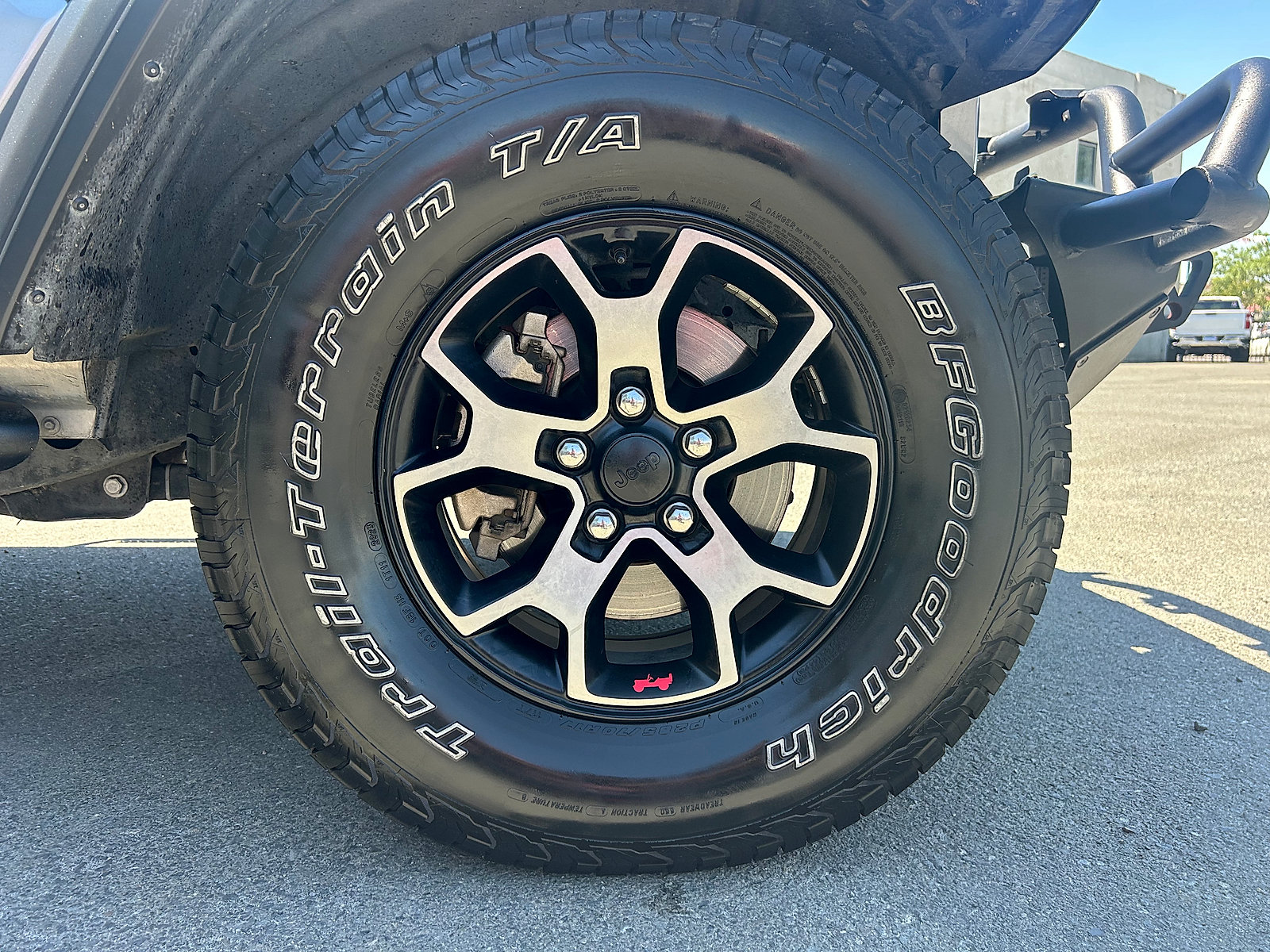 Used 2018 Jeep Wrangler Unlimited Rubicon AWD/4WD image 36