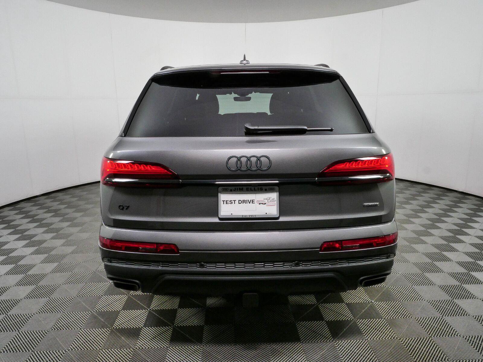 Used 2026 Audi Q7 3.0T Premium w/ Convenience Plus Package AWD/4WD image 31