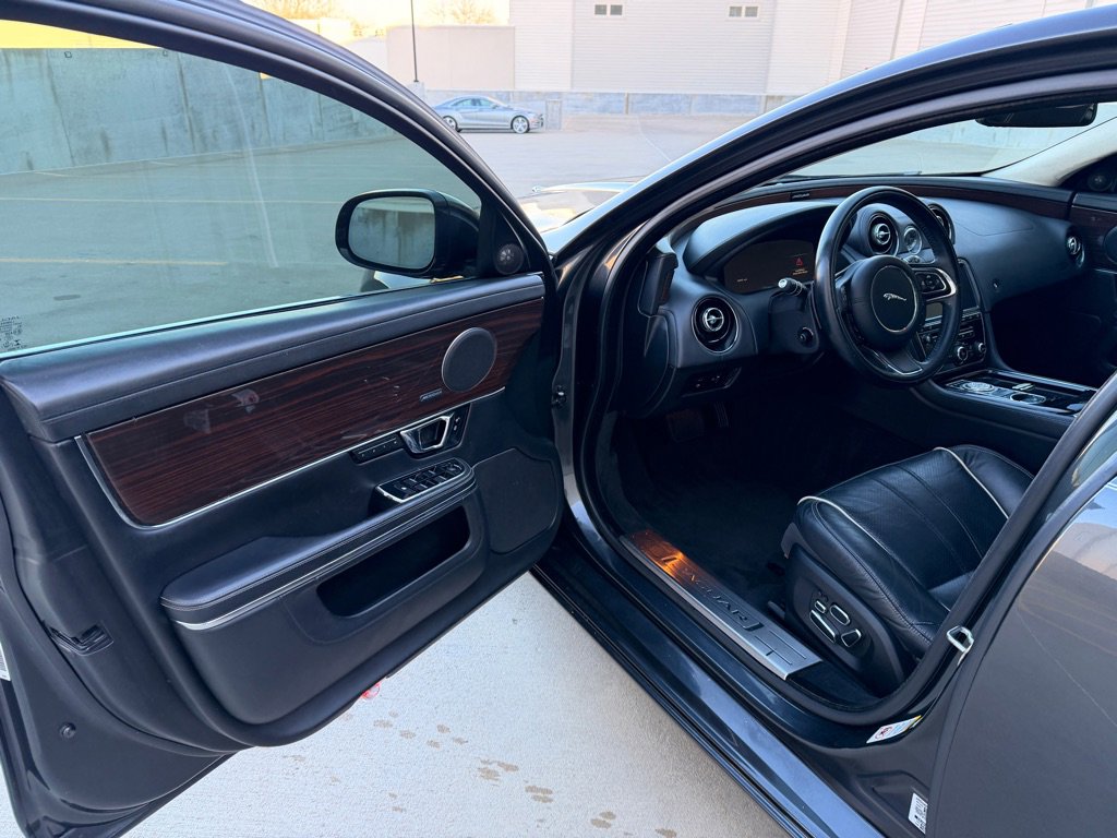 Used 2014 Jaguar XJ L Portfolio image 9