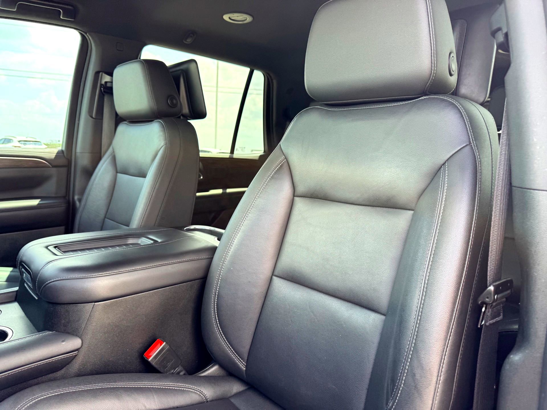 Used 2021 Chevrolet Tahoe Z71 w/ Rear Media and Nav Package image 13