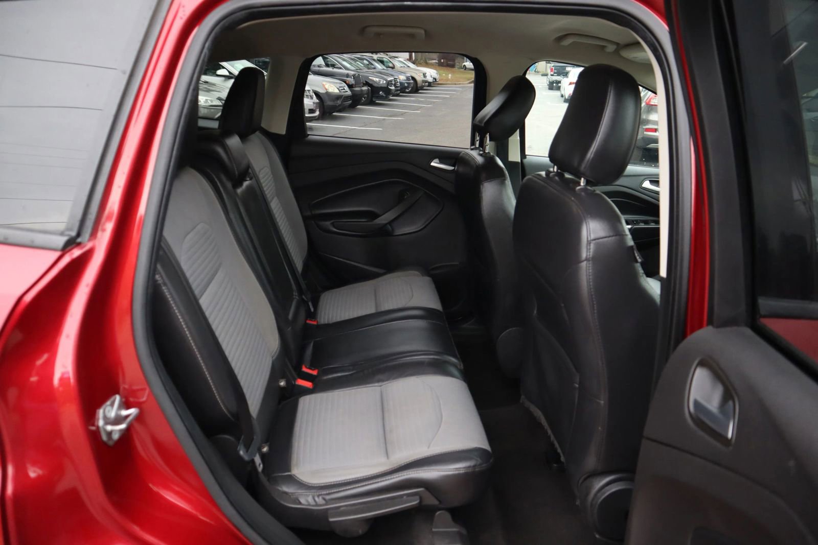 Used 2019 Ford Escape SE FWD image 19