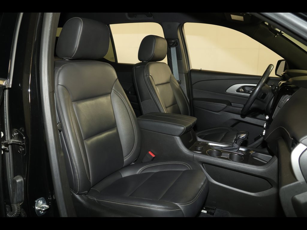 Used 2022 Chevrolet Traverse LT image 30