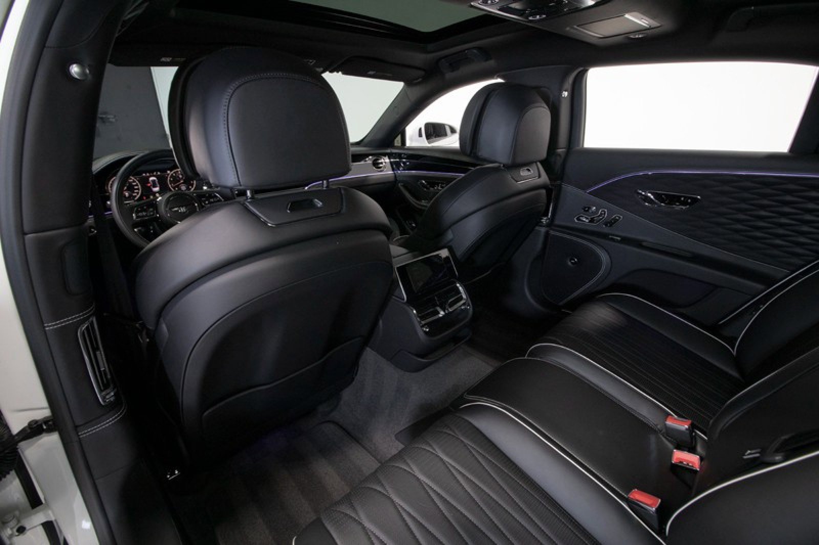 Used 2021 Bentley Flying Spur V8 image 47