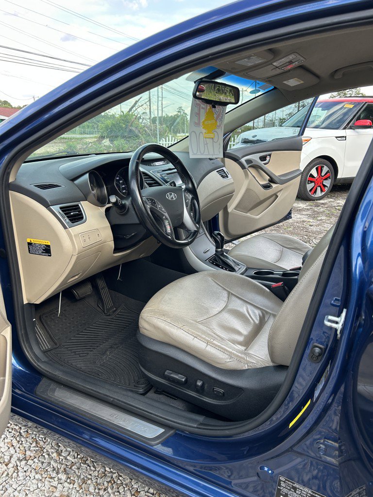 Used 2015 Hyundai Elantra Limited FWD image 11
