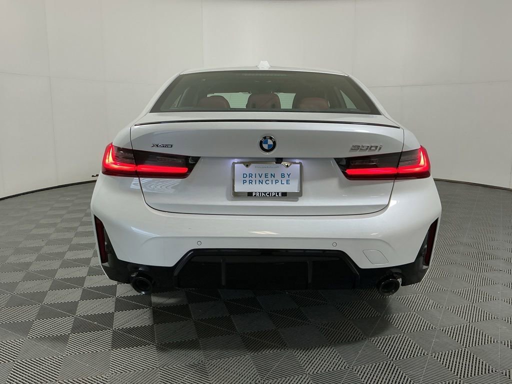 New 2026 BMW 330i xDrive Sedan w/ M Sport Package AWD/4WD image 6