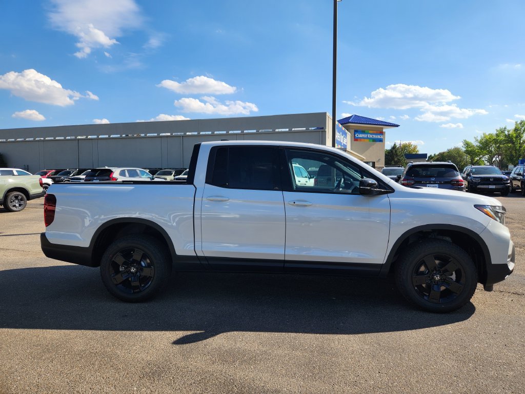 New 2026 Honda Ridgeline Black Edition image 4