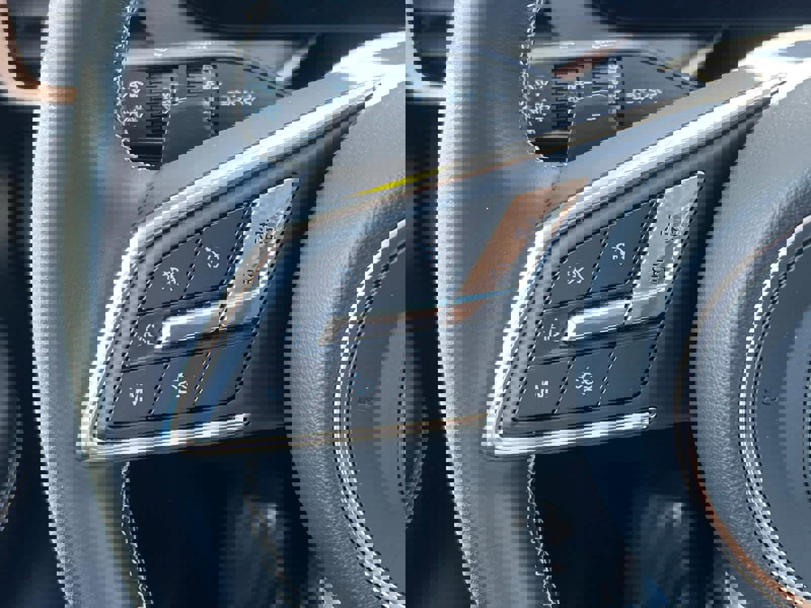 Certified 2025 Buick Envision Sport Touring image 21