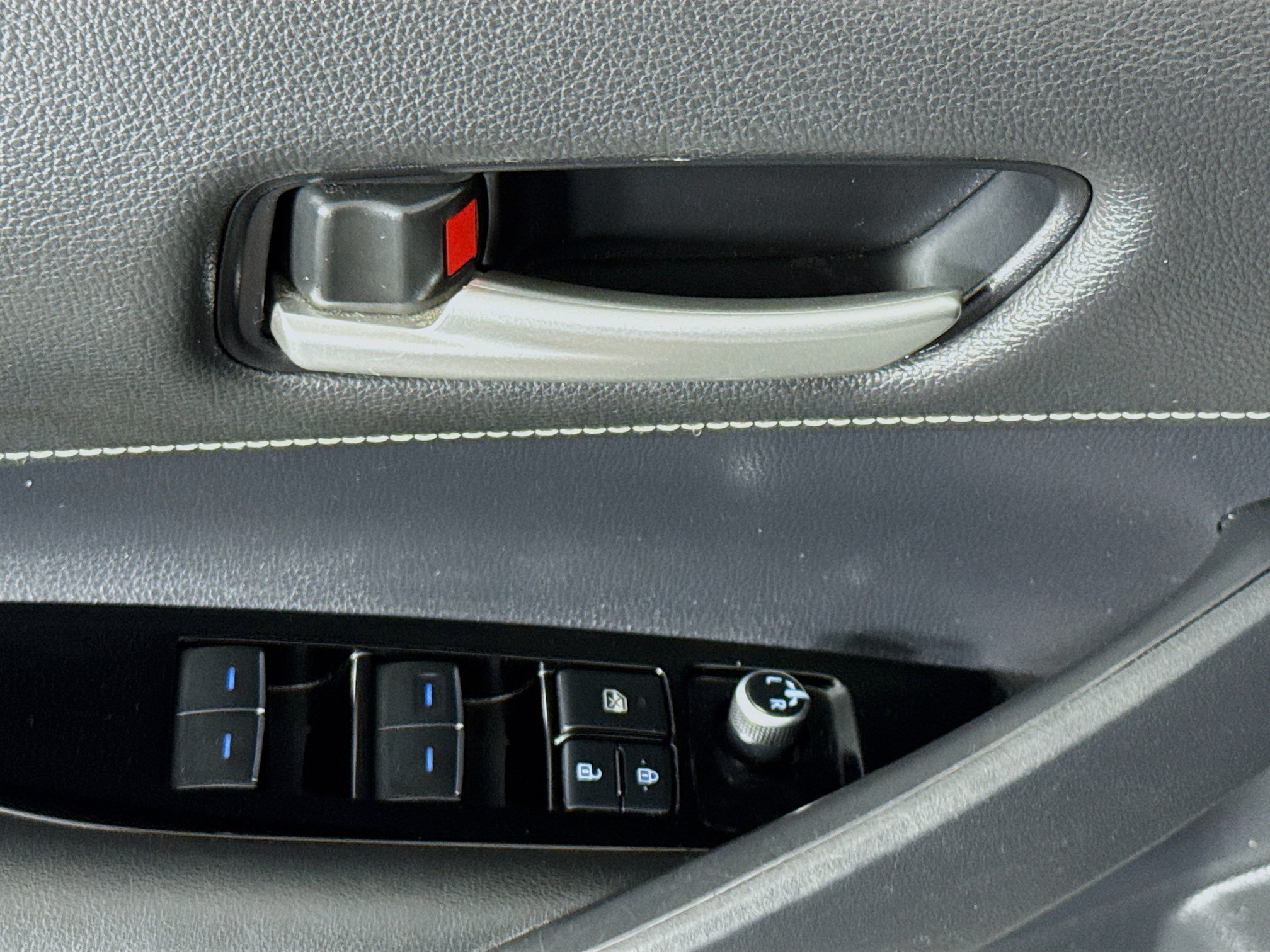 Used 2021 Toyota Corolla SE w/ Carpet Mat Package (TMS) FWD image 22