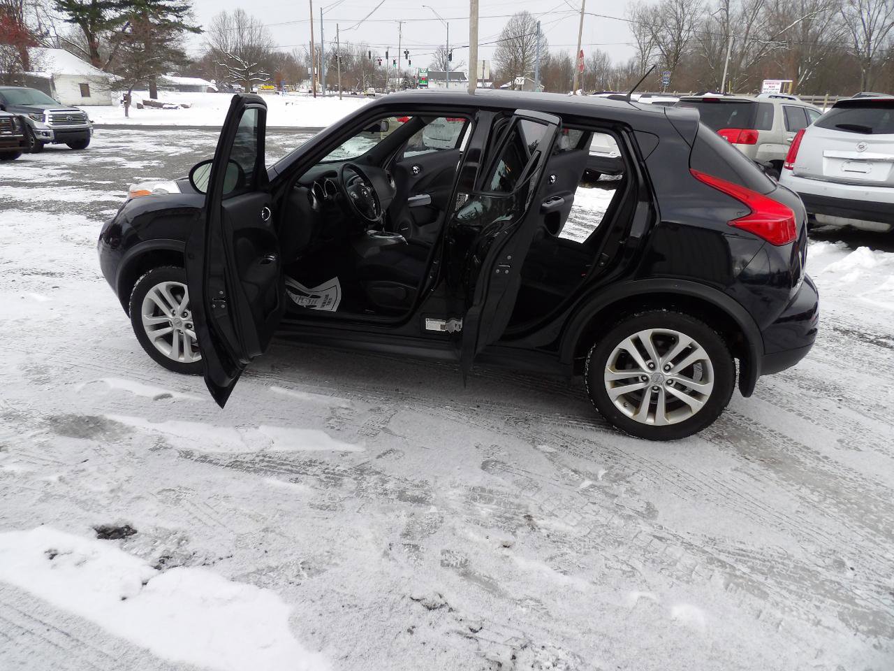Used 2013 Nissan Juke SV AWD/4WD image 10