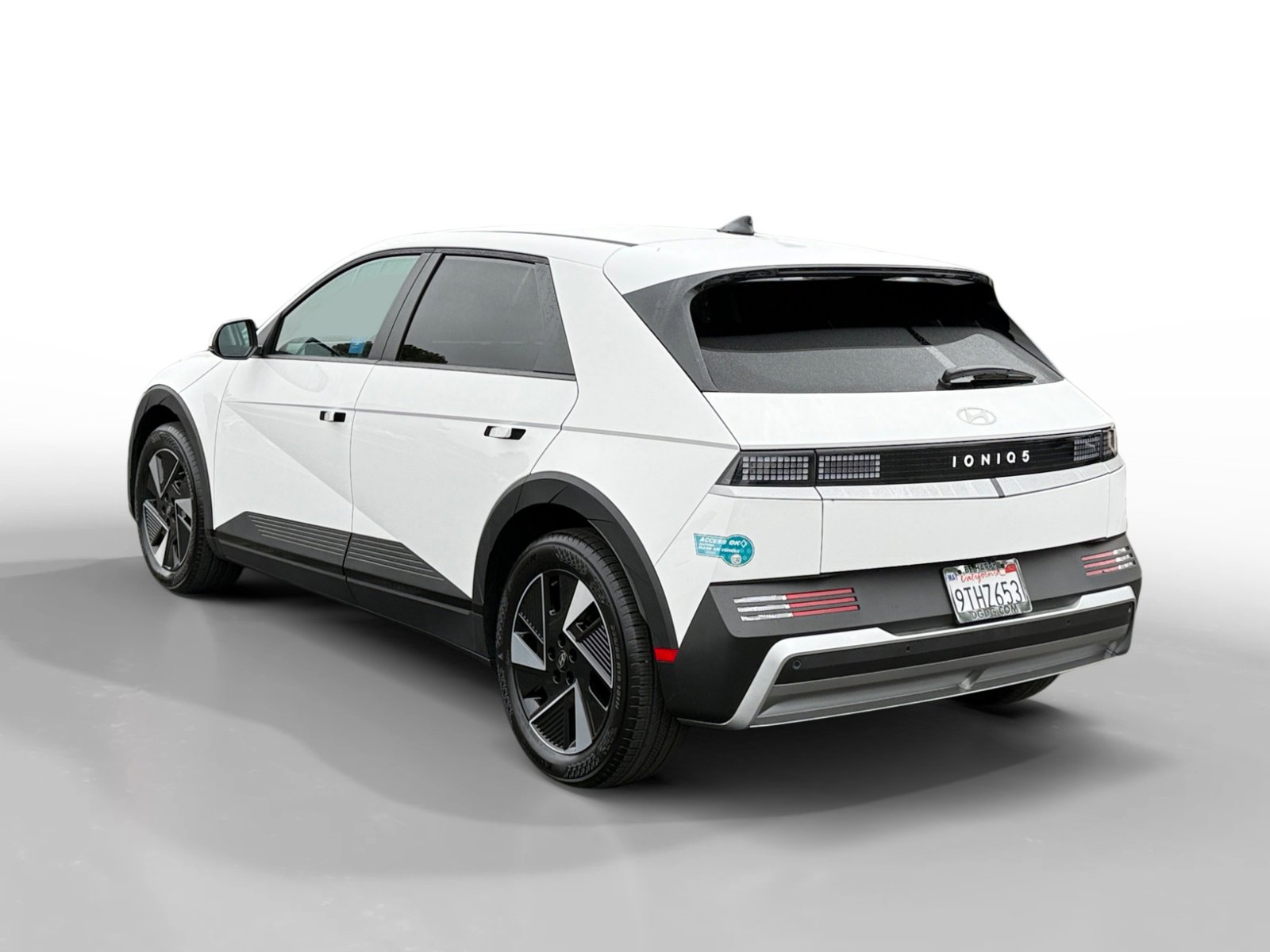 Certified 2025 Hyundai Ioniq 5 SE image 3