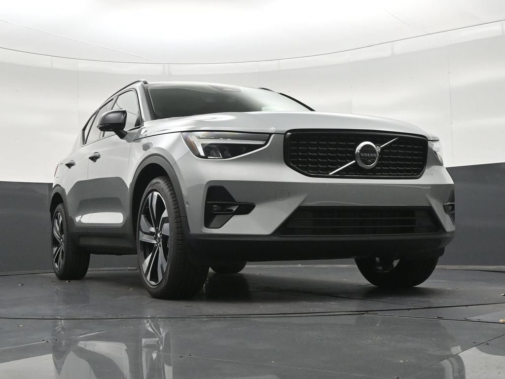 New 2026 Volvo XC40 B5 Plus w/ Protection Package Premier AWD/4WD image 27
